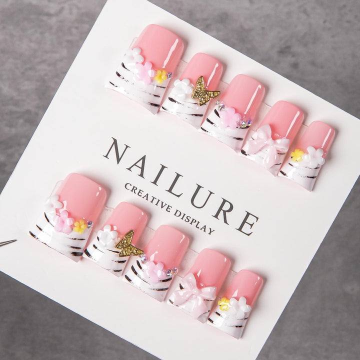 Dekorative Nagelkunst