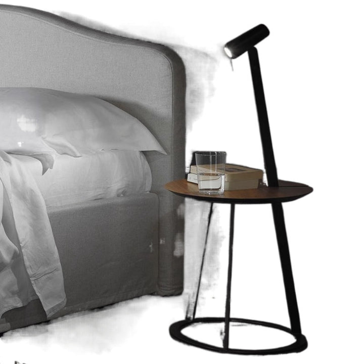 Minimalistische Schreibtischlampe mit verstellbarem Arm