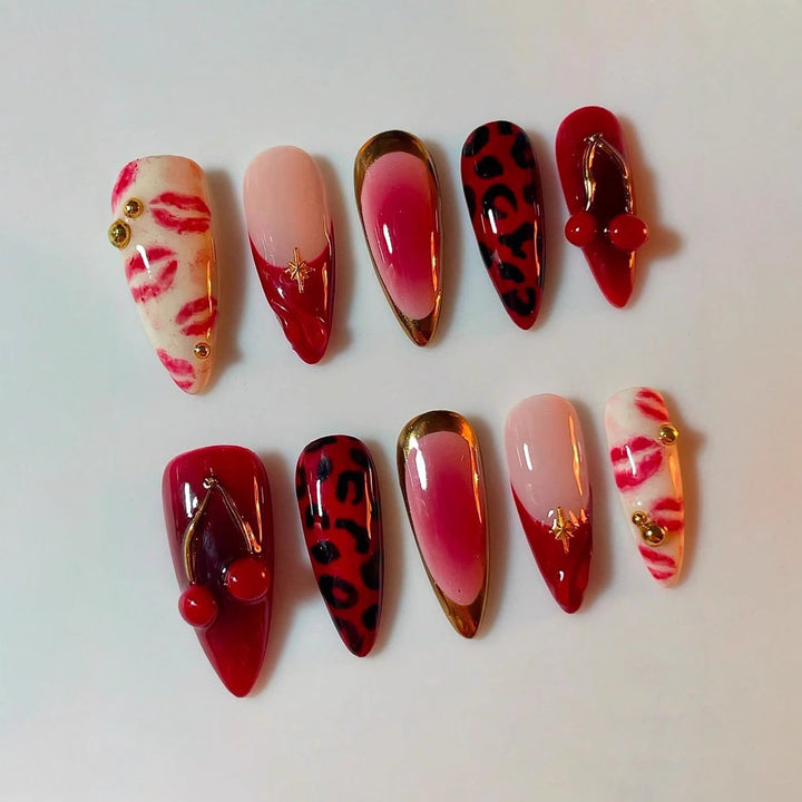 Künstlerisches Kuss-Themen Press-On Nagelkunst Karnz