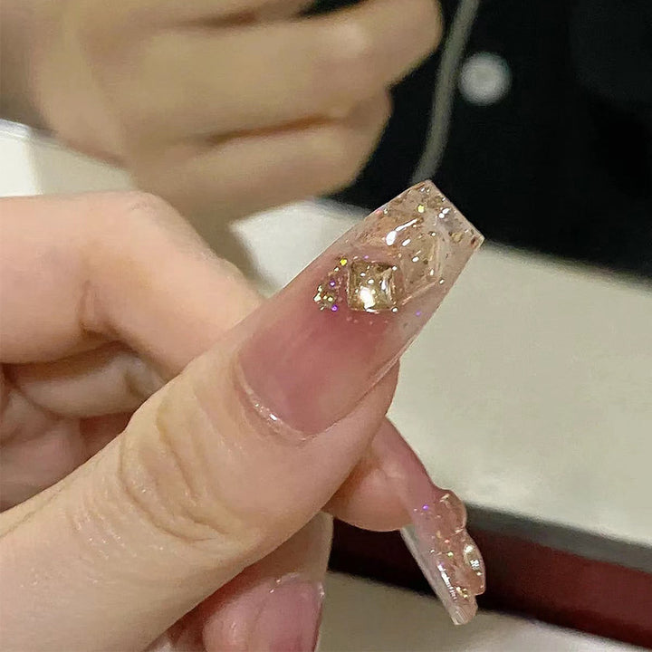 Elegantes Press-On-Nagelset mit glitzerndem Akzent Karnz