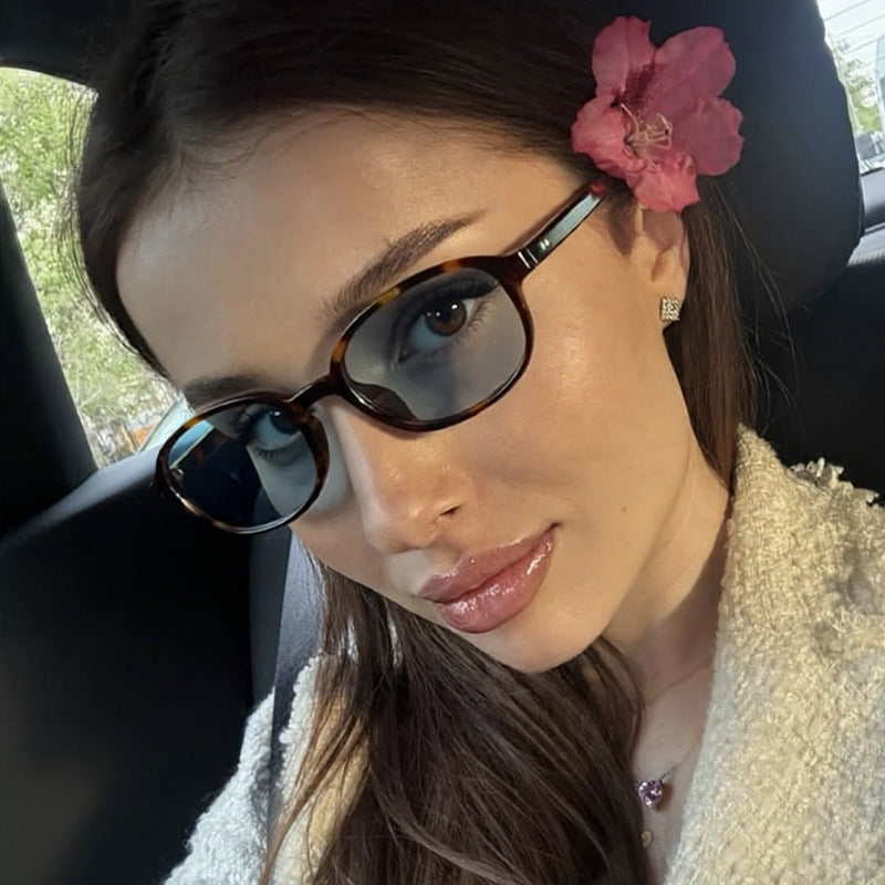 Damen stylische Sonnenbrille im Retro-Stil mit schützendem UV-Filter Karnz