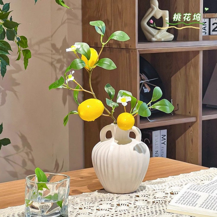 Moderne Keramik-Obst-inspirierte Vase