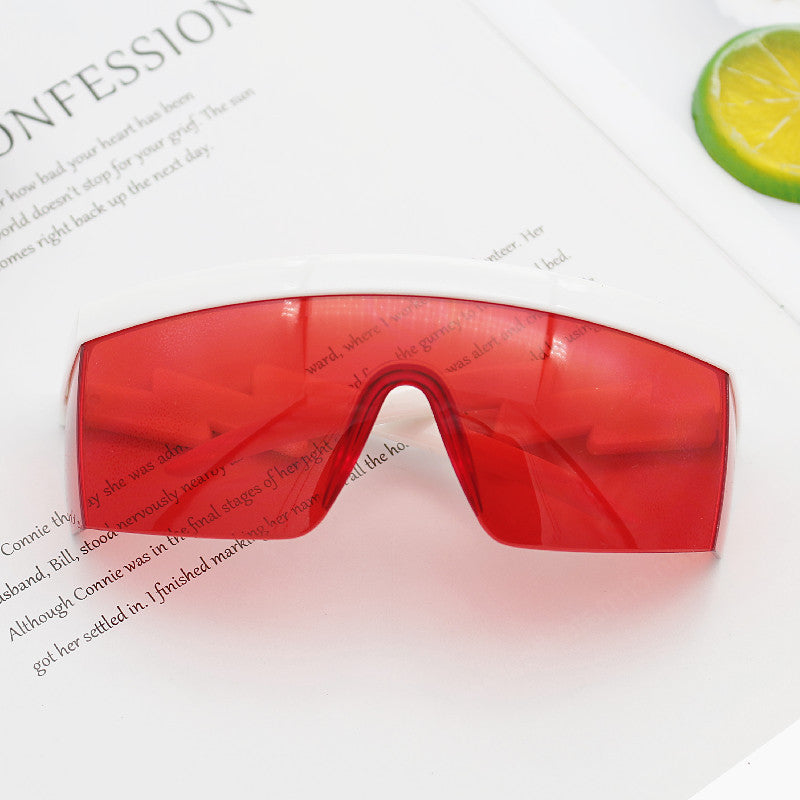 Damen Sicherheitsbrille im modernen Design Karnz