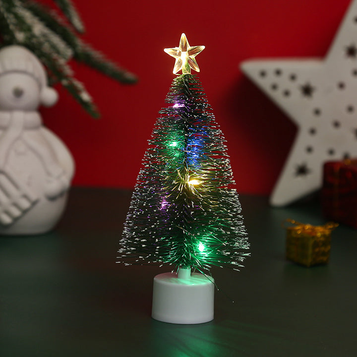 Dekorativer Weihnachtsbaum mit Lichtern Karnz