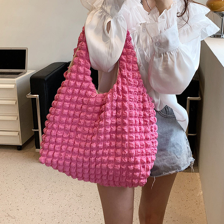Gemütliche strukturierte Schultertasche