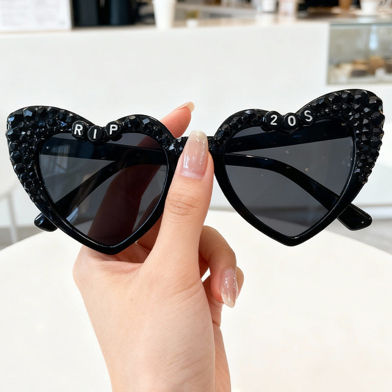 Statement Herzrahmen Sonnenbrille Karnz