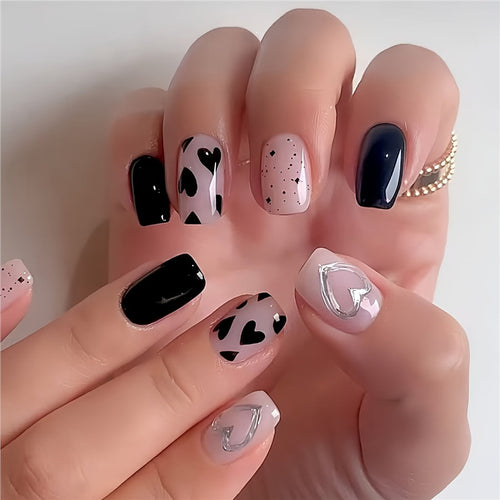 Künstlerisches Herz-Themen Press-On Nagelset Karnz