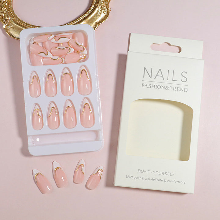 DIY Press-On-Nagelset mit eleganten goldenen Akzenten Karnz