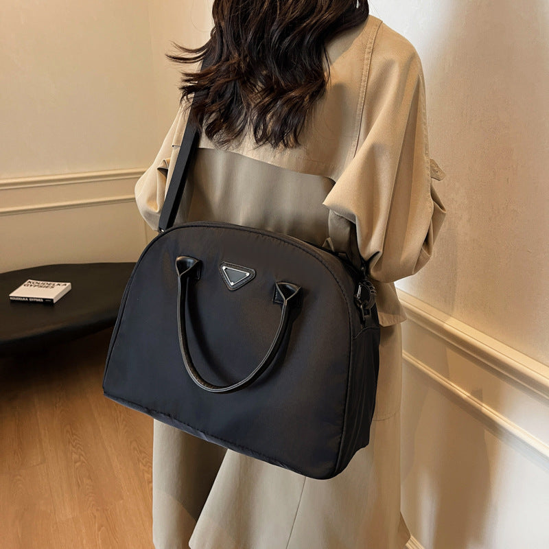 Elegante strukturierte Handtasche Karnz