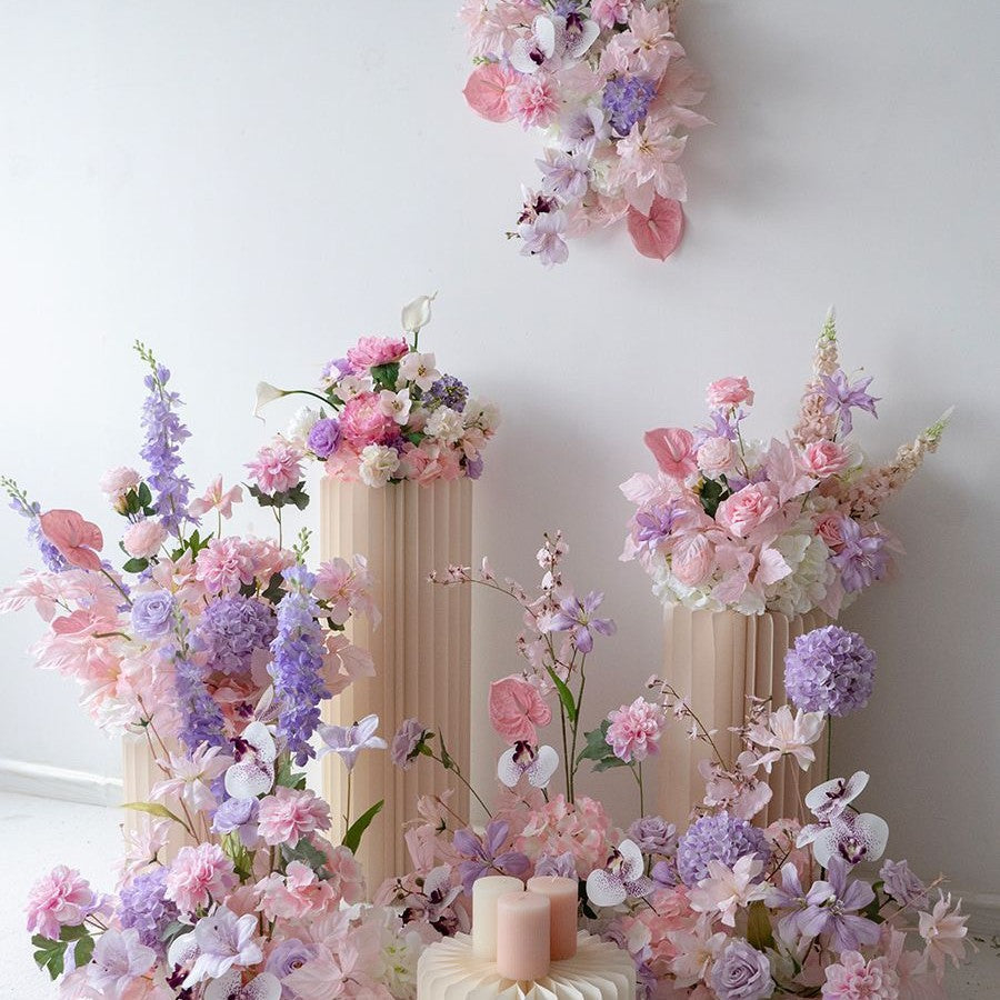 Lebensechte Seidenblumenarrangement