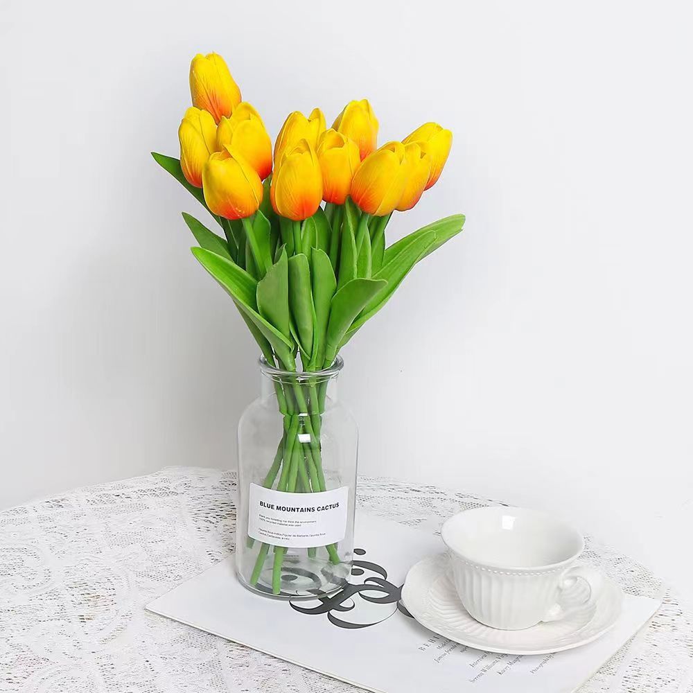 Realistischer Kunst-Tulpenstrauß