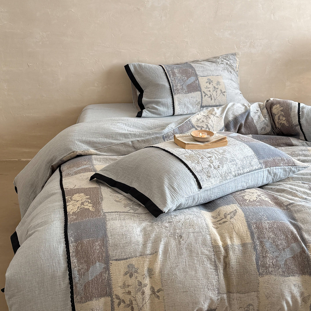 Umkehrbare Patchwork Leinen Baumwolle Bettbezug Set mit floralem Blockdruck und gepflanztem Rand