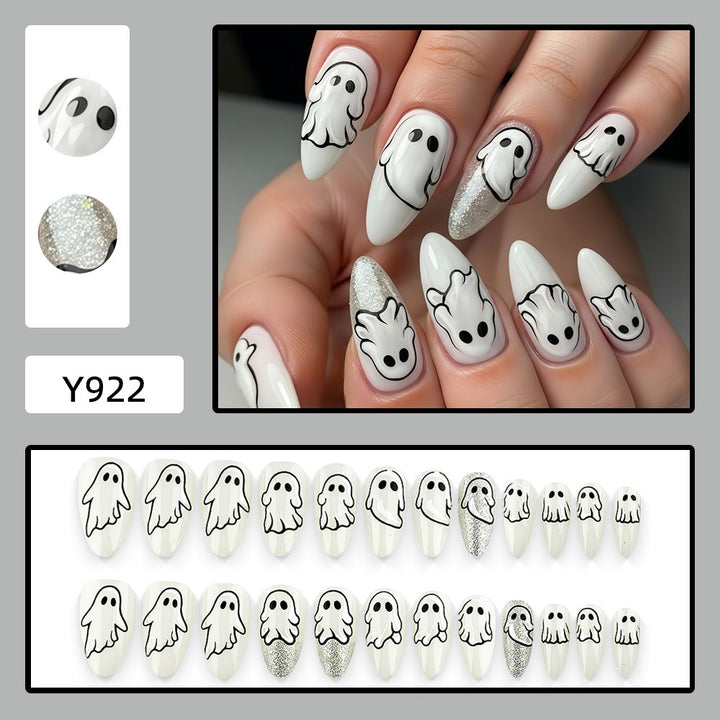 Kunstnägel Im Kreativen Halloween-Motiv Karnz