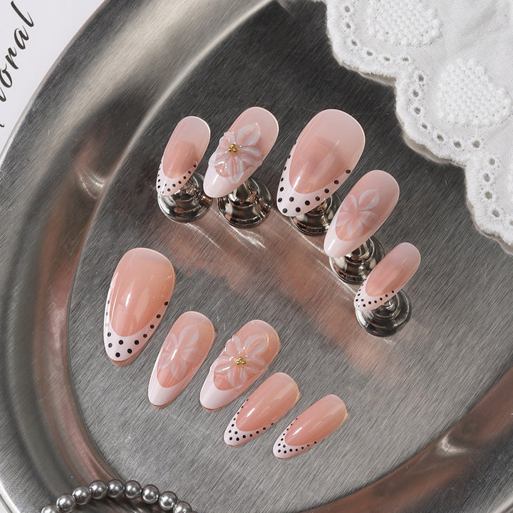 Elegantes florales Kunst-Press-On-Nagelset Karnz