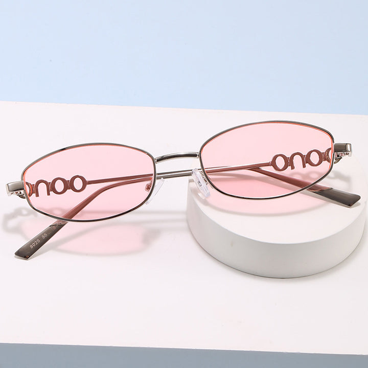 Modische Sonnenbrille Im Eleganten Ovaldesign Karnz
