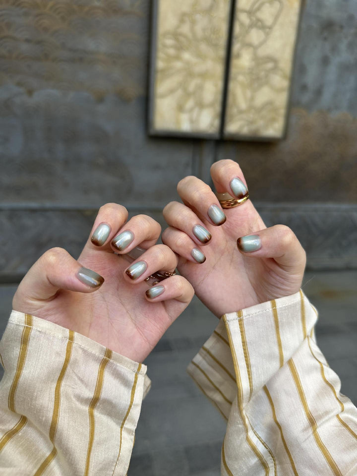 Glamouröse Kunstnägel Im Eleganten French-Style Karnz
