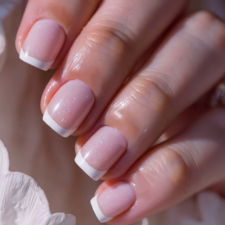 Kunstnägel Im Eleganten French-Tipp-Stil Karnz