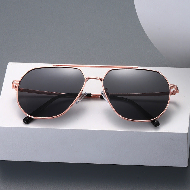 Damen stilvolle Sonnenbrille mit innovativem Metallrahmen Karnz
