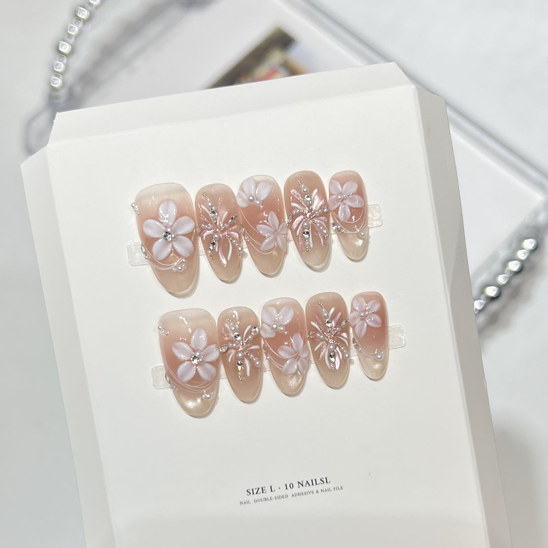 Dekoratives Floral Press-On Nagelkunst-Set Karnz