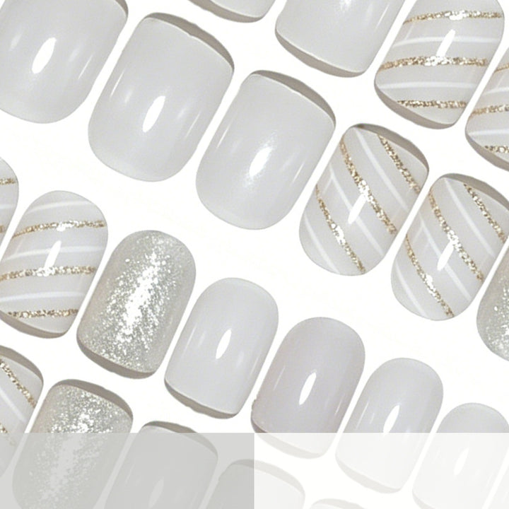 Elegante Glitzer-Nagelkunstverzierungen Karnz