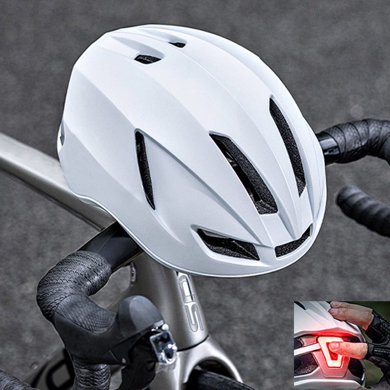 Rennradhelm mit Integrierter Sicherheitsleuchte Karnz