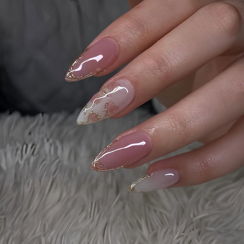 Künstlerische Stiletto-Nagelkunstverlängerungen Karnz