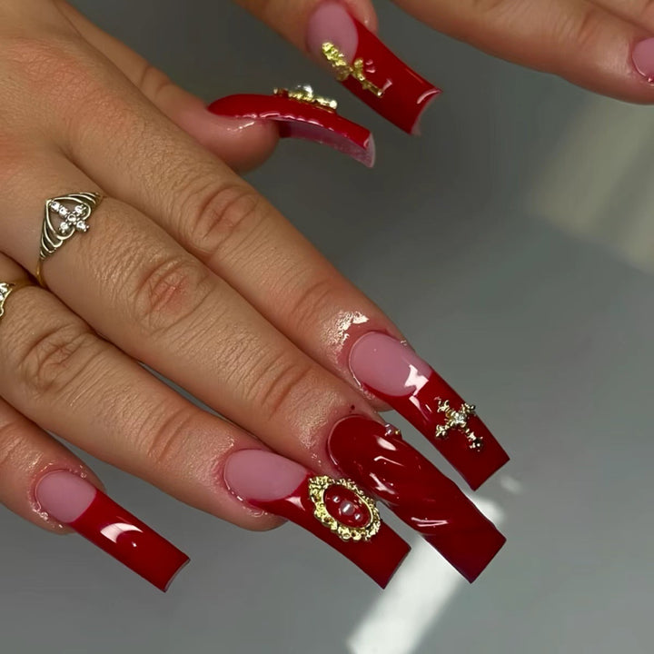 Elegante Stiletto Nagelkunst Karnz