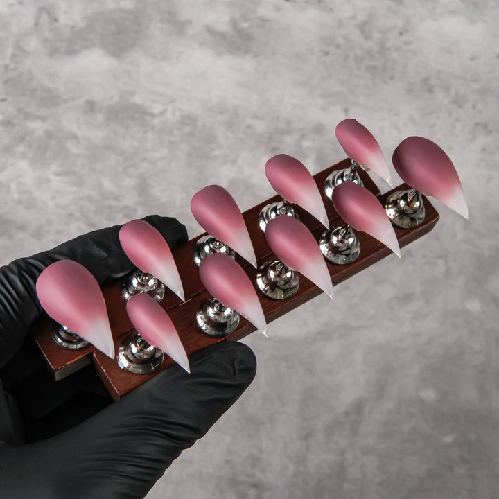 Künstlerische Stiletto-Nagelspitzen