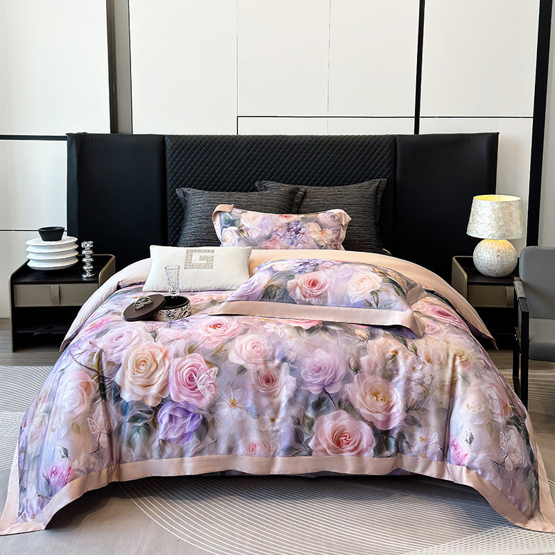 Luxuriöses Satin-Bettwäscheset mit Rosenmuster und seidig-glänzender Oberfläche
