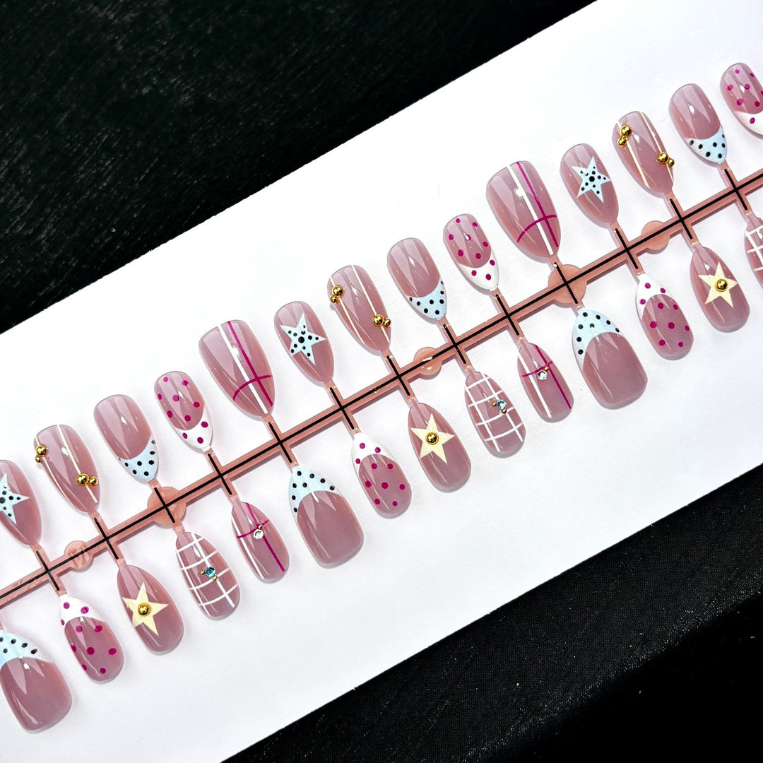 Künstlerisches dekoratives Press-On-Nagelset 1790746064