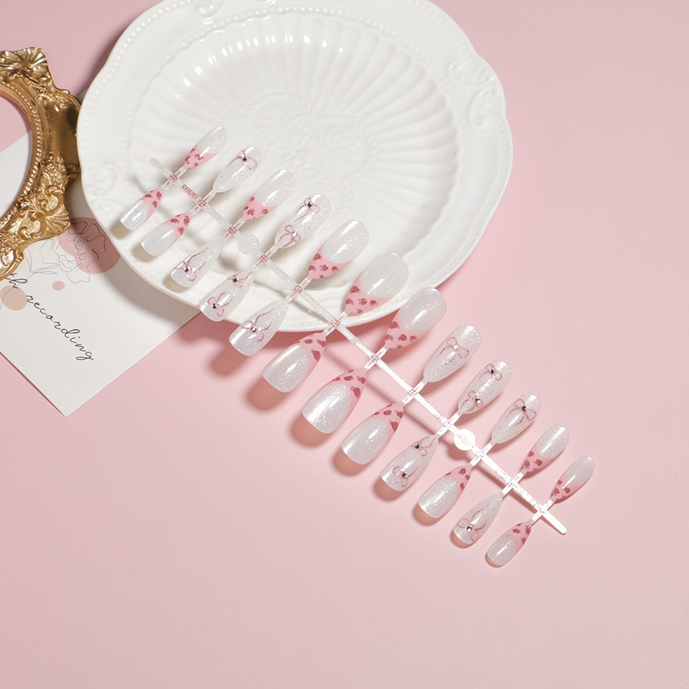 Elegantes florales Akzent Press-On Nagelset Karnz