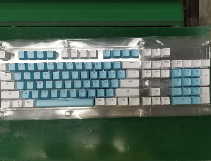 Mechanische Gaming-Tastatur mit Retro-Futuristischem Design Karnz