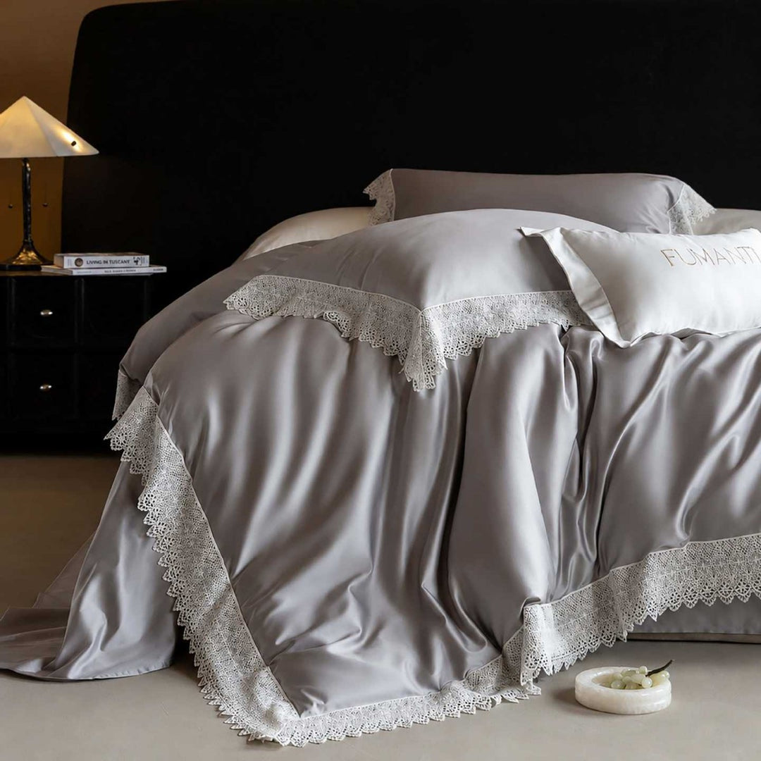 Luxuriöses Satin-Bettwäsche-Set mit feiner Spitzenbordüre