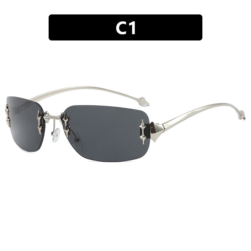 Damen Designer-Sonnenbrille mit aufwändigen Verzierungen Karnz