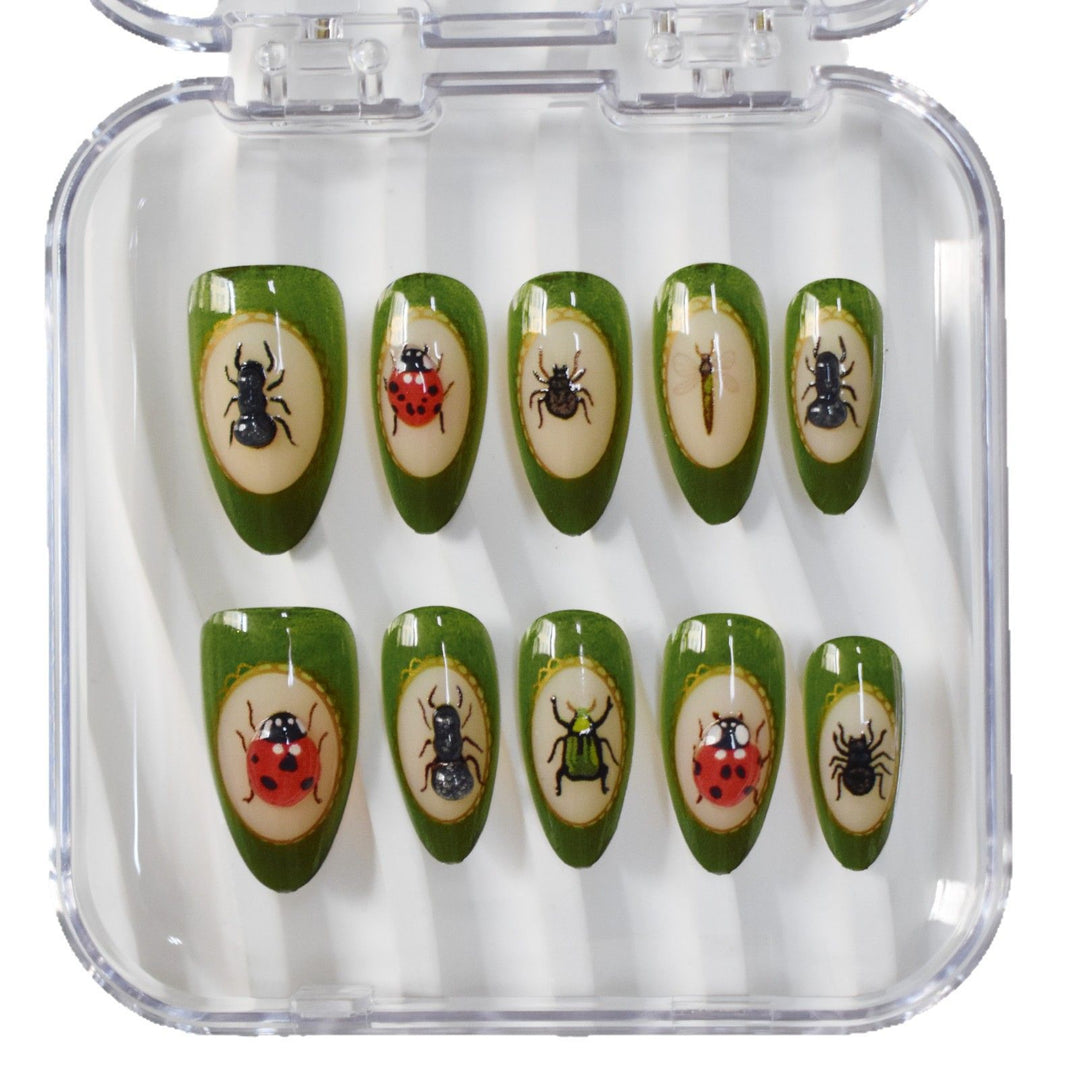 Künstlerisches Nageldesign Karnz