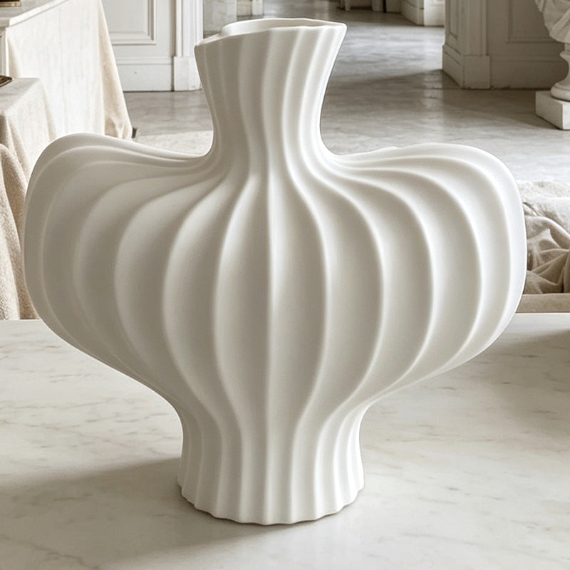 Skulptierte gerippte dekorative Vase Karnz