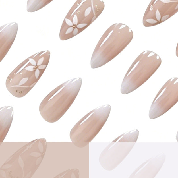 Elegante florale Design Acrylnagelverlängerungen Karnz