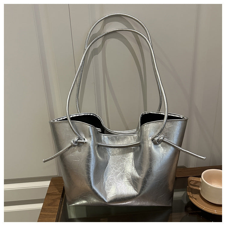 Stilvolle Ledertasche Karnz