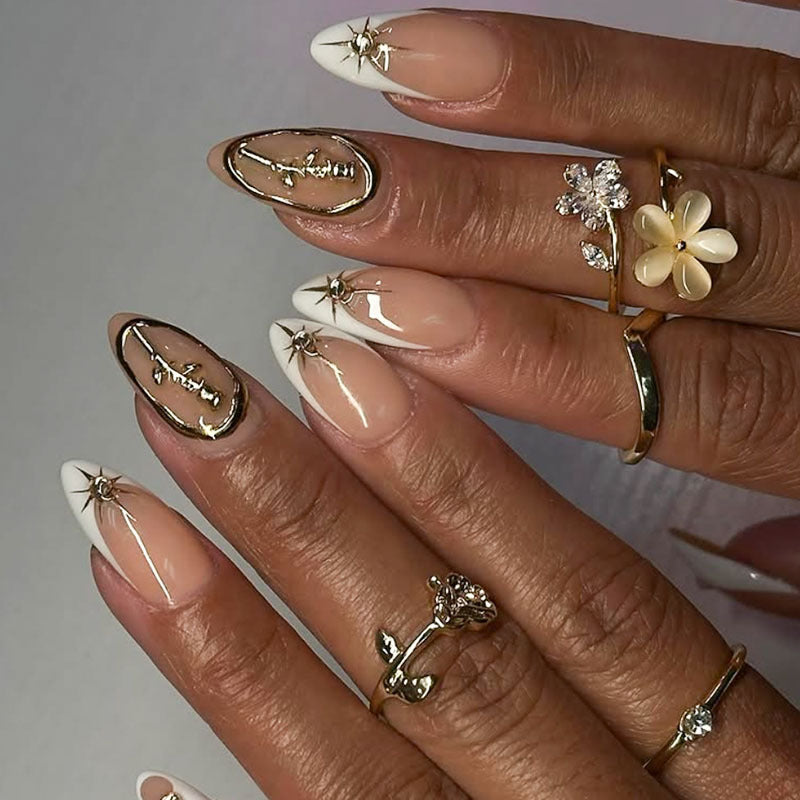 Elegante Stiletto Press-On Nägel mit künstlerischem Design
