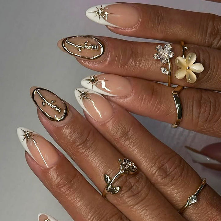 Elegante Stiletto Press-On Nägel mit künstlerischem Design