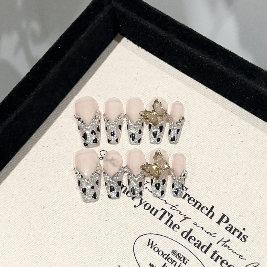 Glamourös Schmetterlings-verziertes Nagelkunstset