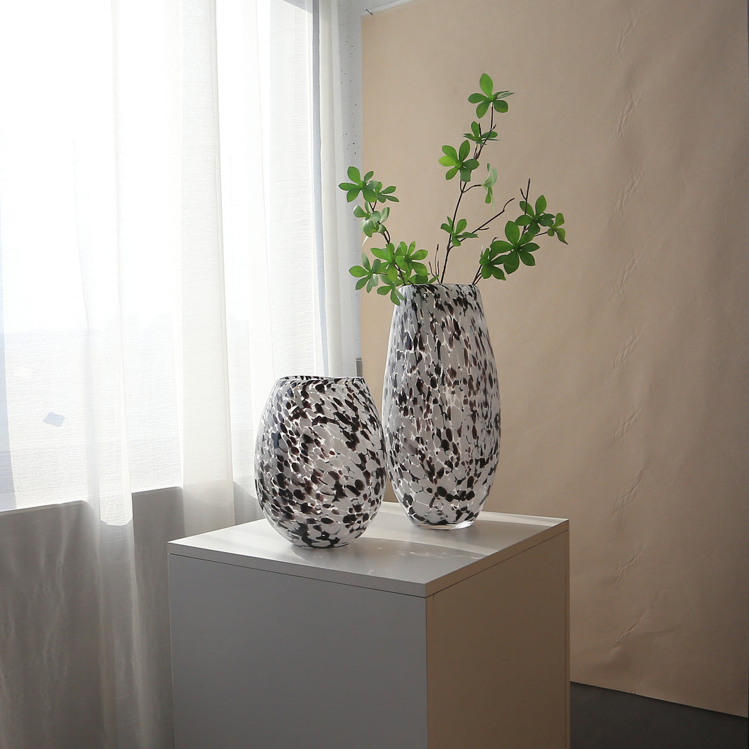 Mouthblown gesprenkeltes Kunstglas-Vasenpaar mit skulpturalen hohen und kurzen Silhouetten Karnz