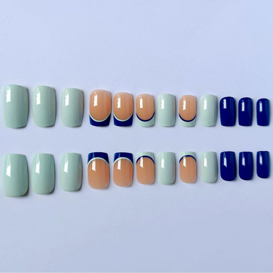 Schicke French Tip Nagelkunst