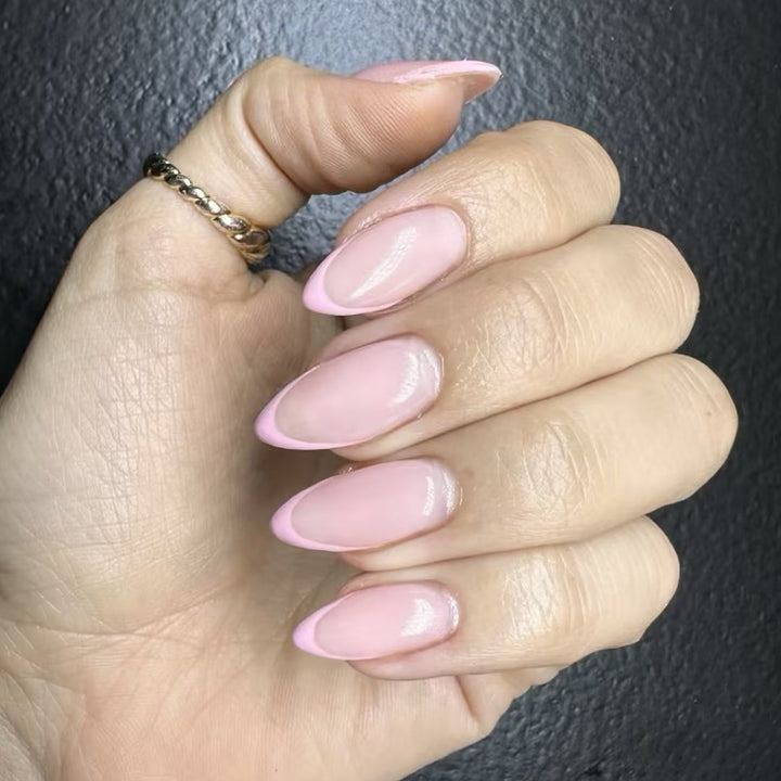 Elegante französische Tip Gel Nagelkunst Karnz