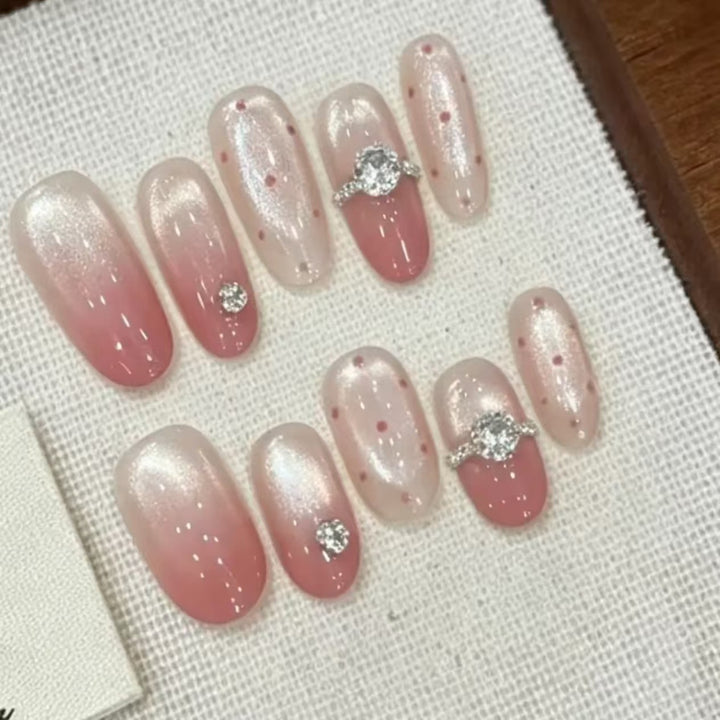 Elegante Press-On-Nagelverlängerungen mit Strassakzenten