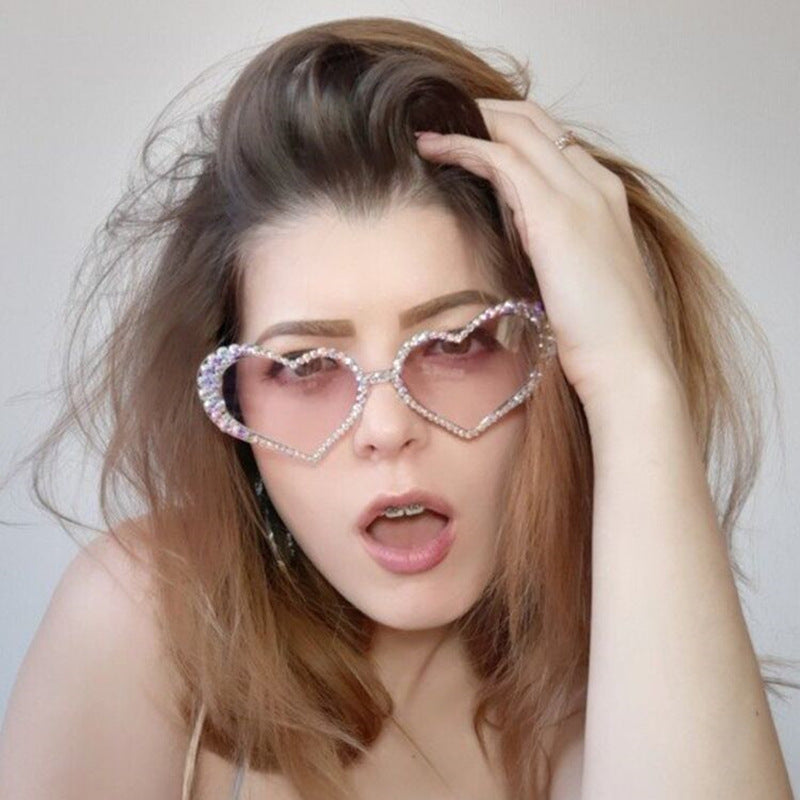 Damen Herzförmige Sonnenbrille mit strassbesetztem Rahmen Karnz