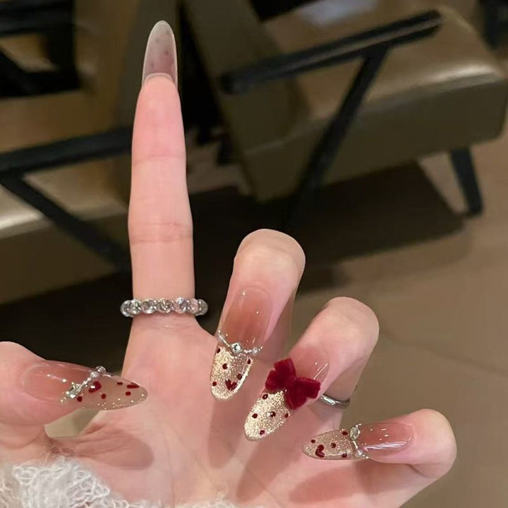 Dekorative Nagelkunst Karnz