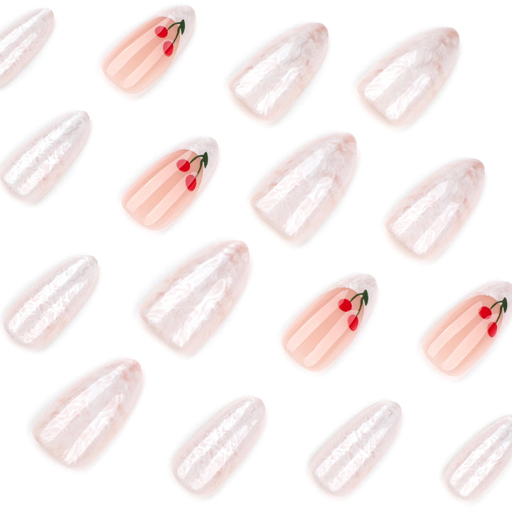 Kunstvolle Nagelverlängerungen mit fruchtigem Design Karnz