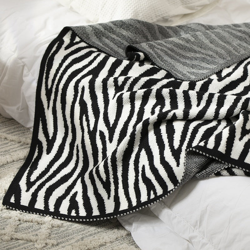 Luxuriöse Zebra-Print-Strickdecke