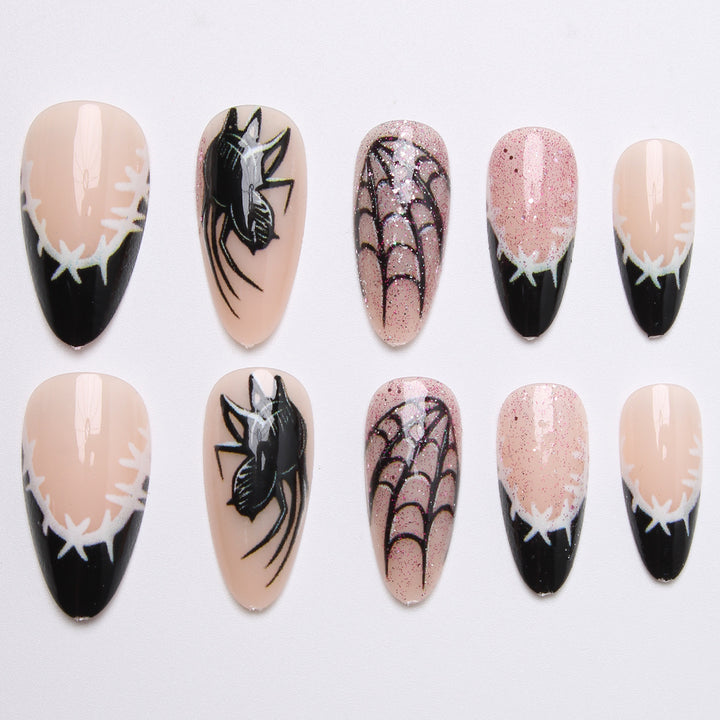 Kreatives Kunstnagelset mit Spinnen- und Netzdesign Karnz